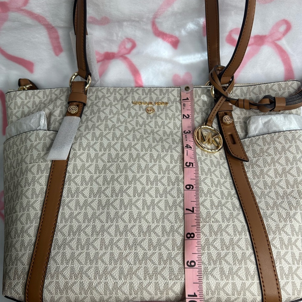 Michael Kors Tan and Cream Signature Tote - Picture 3 of 6
